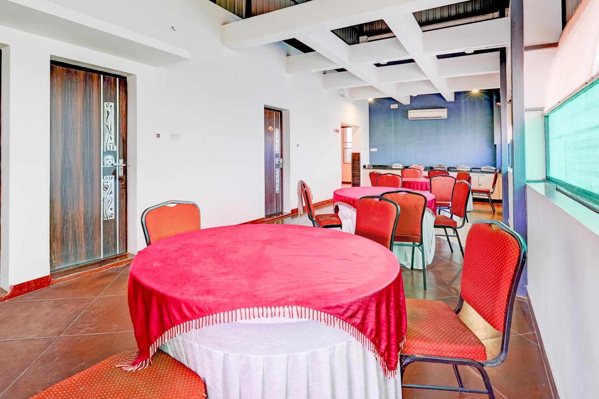Saibala Budget Airport Hotel Madras Buitenkant foto