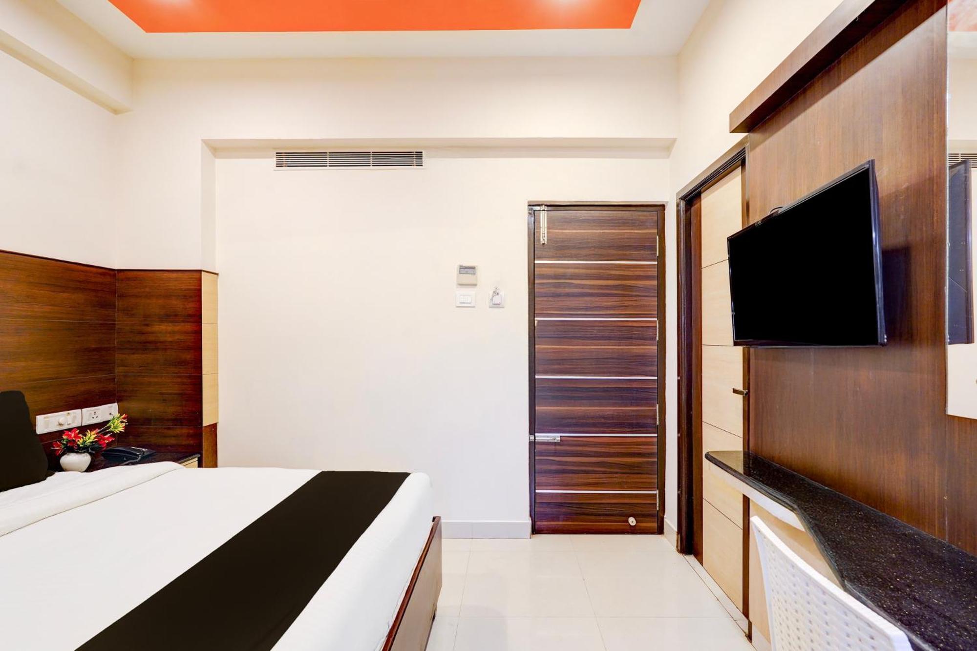 Saibala Budget Airport Hotel Madras Buitenkant foto
