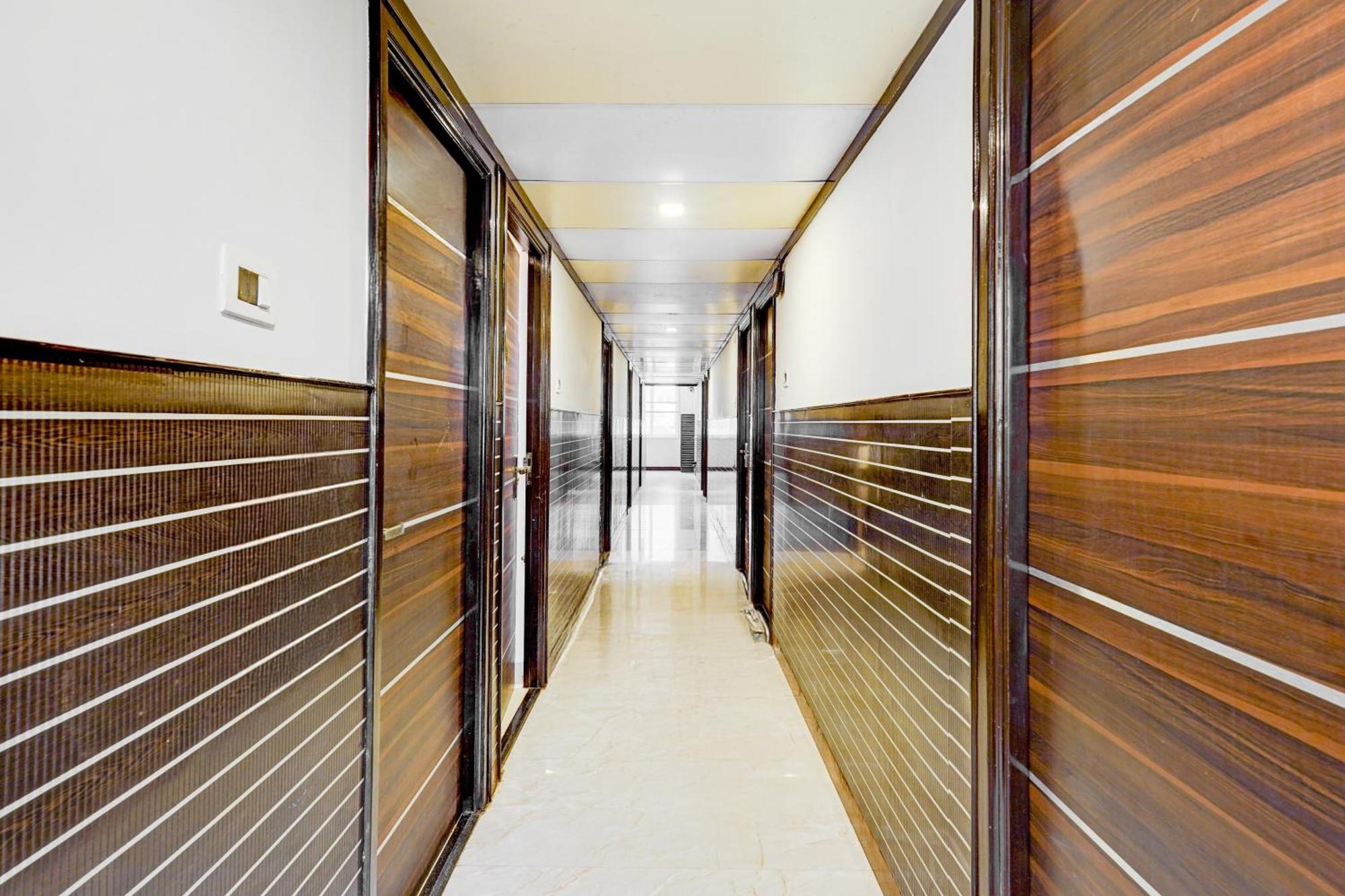 Saibala Budget Airport Hotel Madras Buitenkant foto