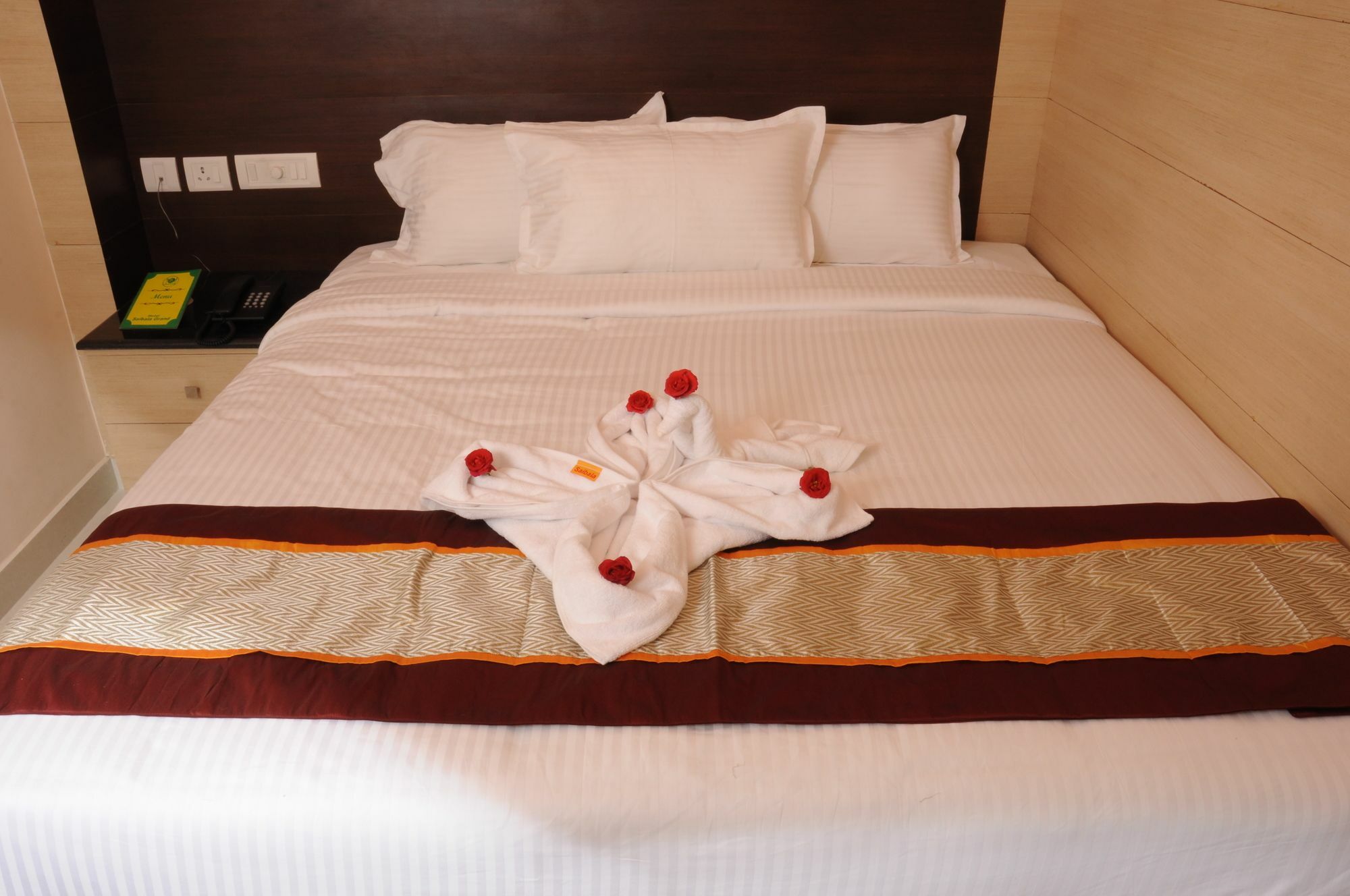 Saibala Budget Airport Hotel Madras Buitenkant foto