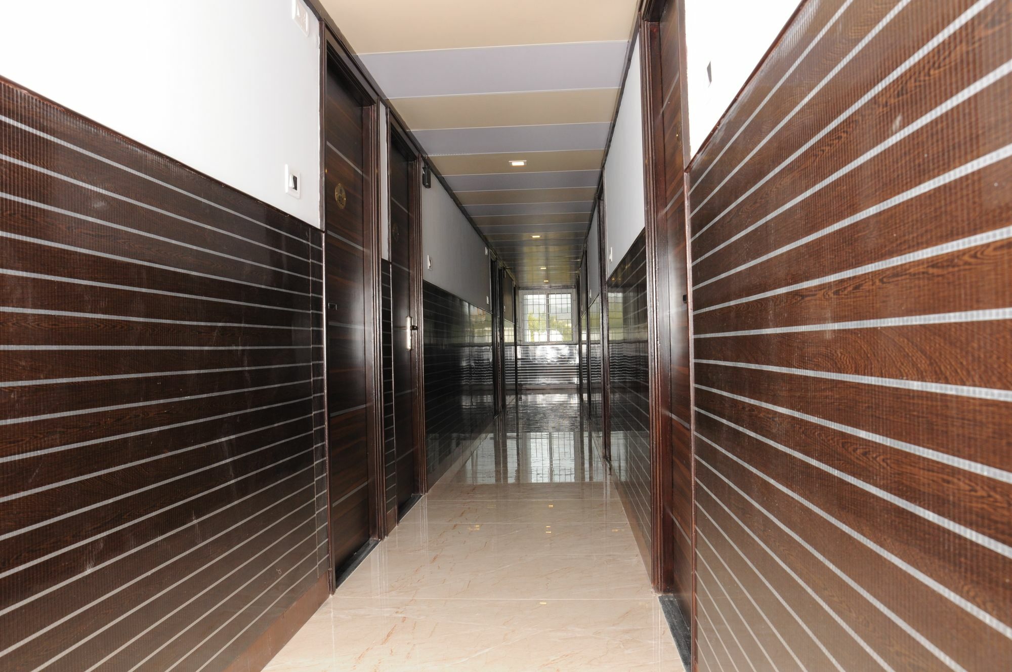 Saibala Budget Airport Hotel Madras Buitenkant foto