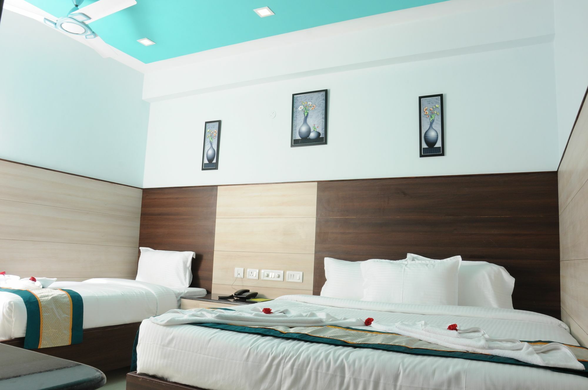 Saibala Budget Airport Hotel Madras Buitenkant foto
